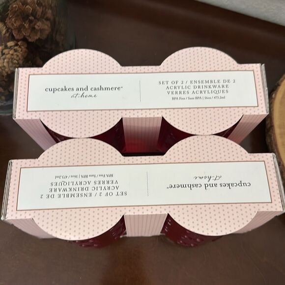 NWT- 2 Sets of 2 Cupcakes & Cashmere Red Plastic Bow Cups Christmas Valentines - Picture 2 of 4